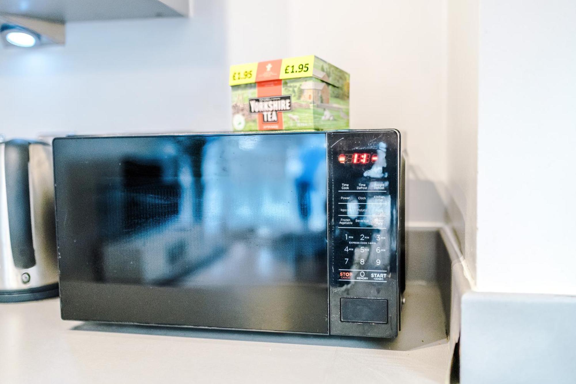 Modern 2 Bed In Centre, Perfect For Business & Long With Free Parking Apartment