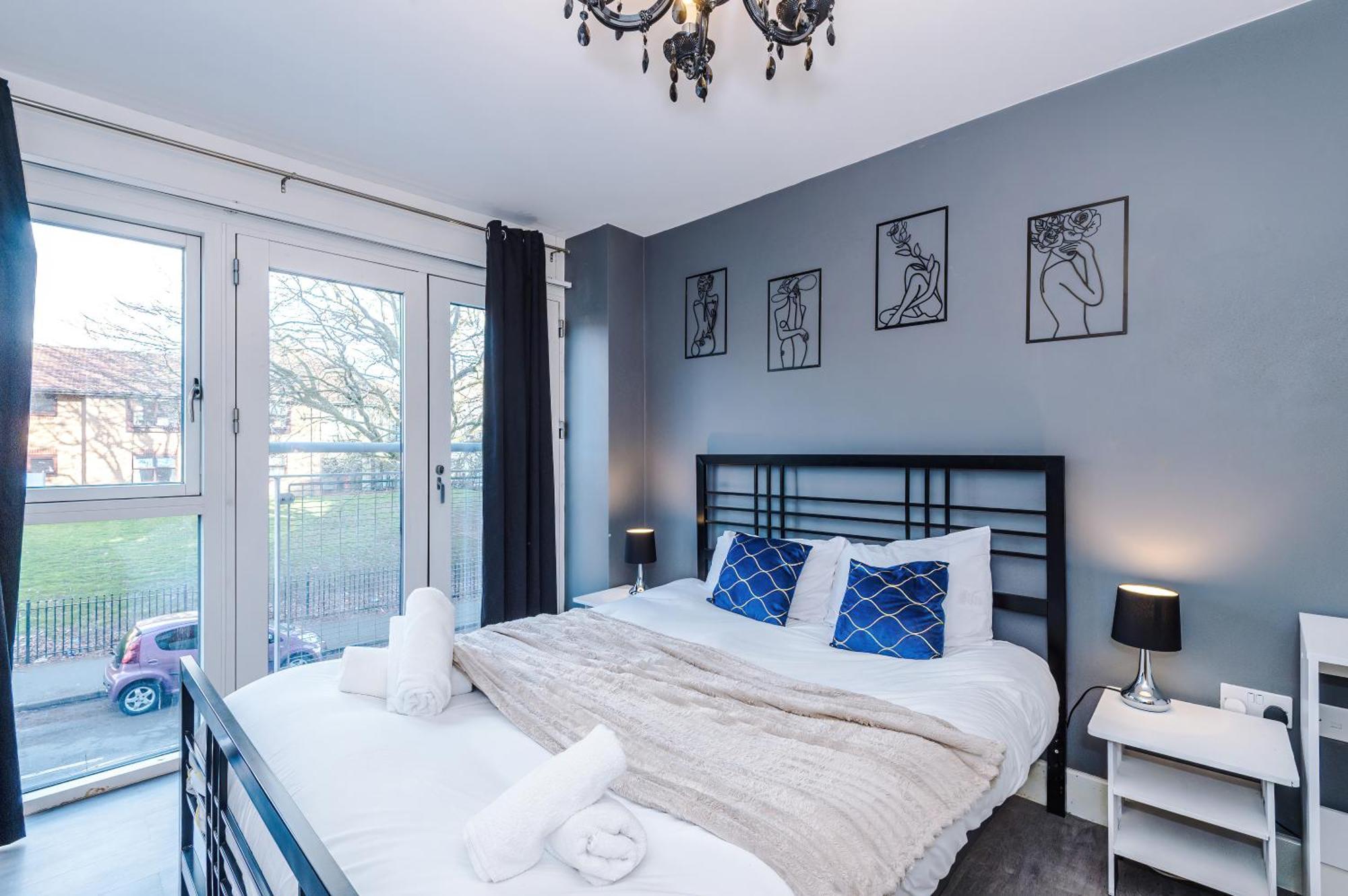 Apartment Modern 2 Bed In Centre, Perfect For Business & Long With Free Parking *