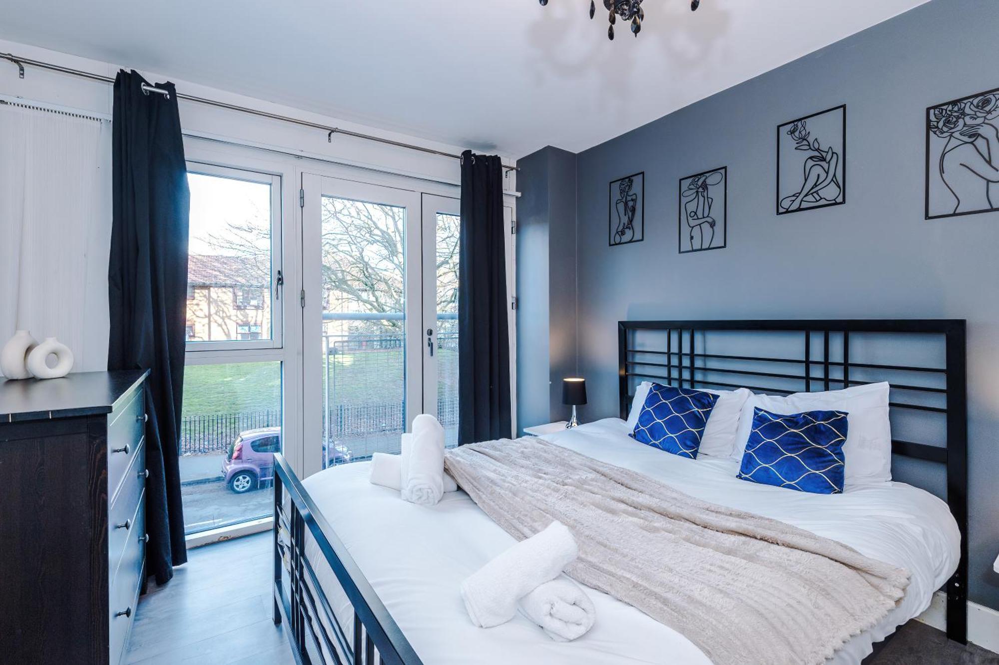 Apartment Modern 2 Bed In Centre, Perfect For Business & Long With Free Parking