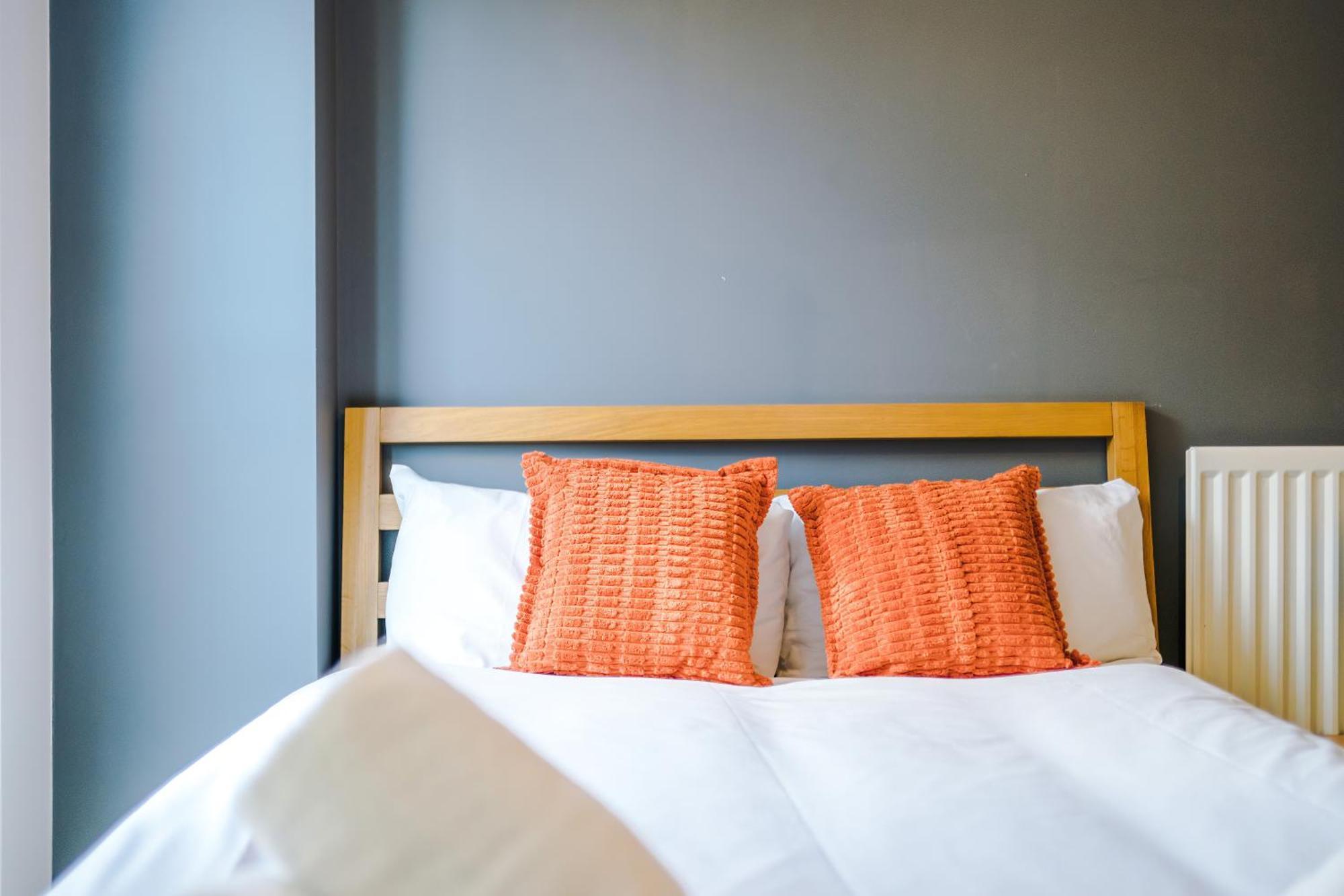 Modern 2 Bed In Centre, Perfect For Business & Long With Free Parking Apartment Birmingham