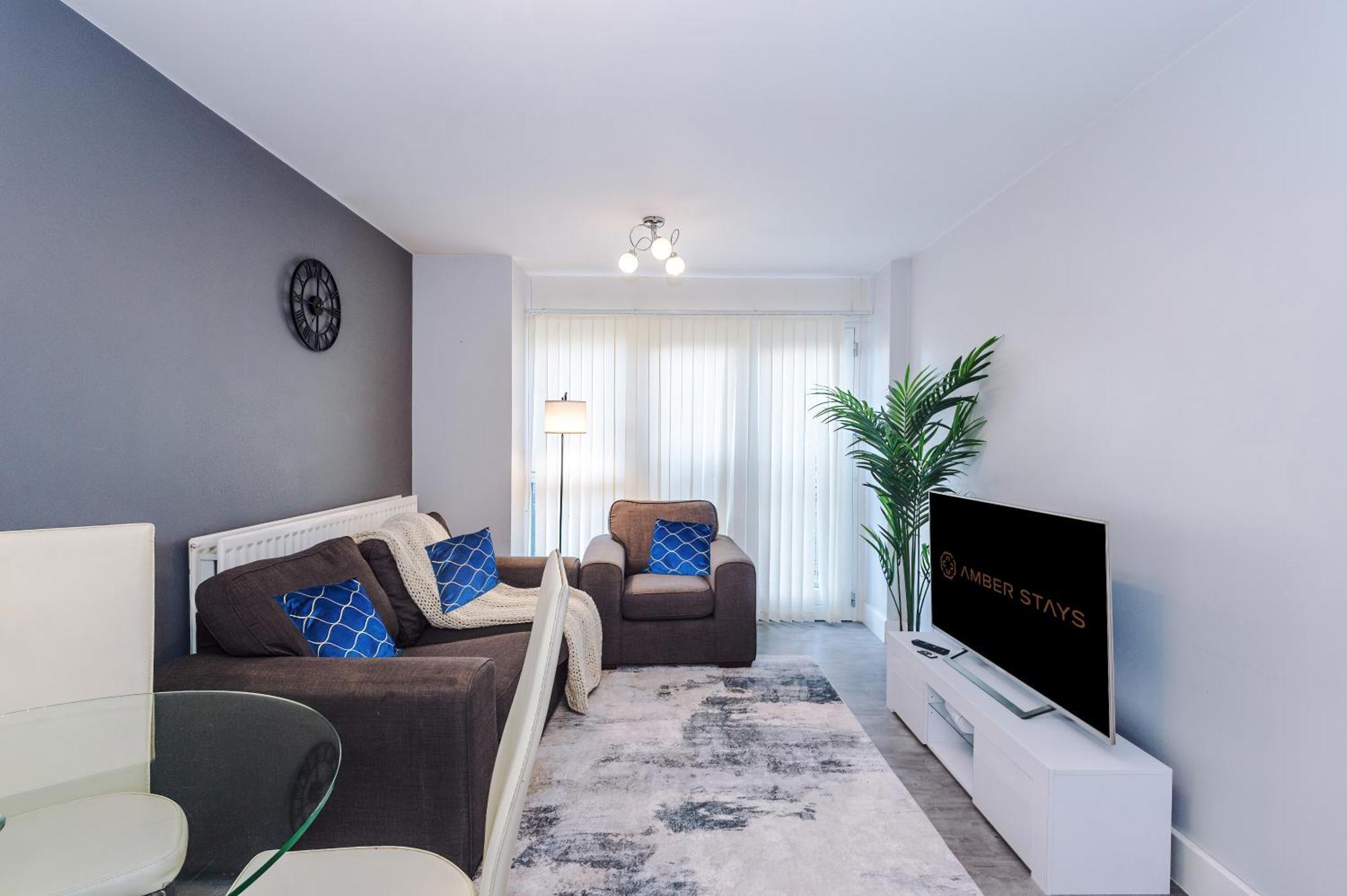 Modern 2 Bed In Centre, Perfect For Business & Long With Free Parking Birmingham