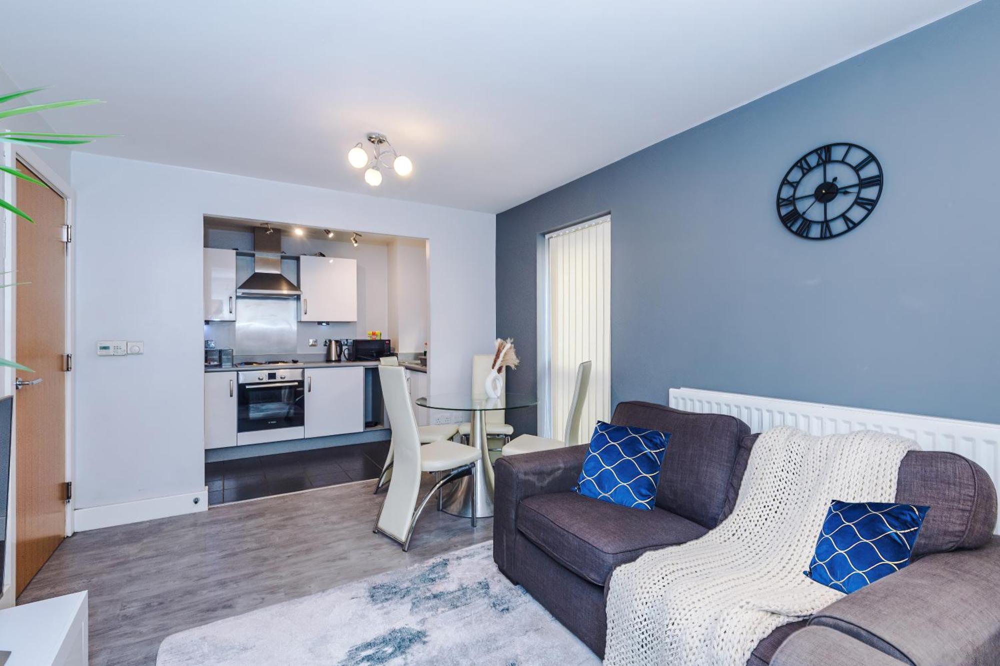 Modern 2 Bed In Centre, Perfect For Business & Long With Free Parking * Birmingham