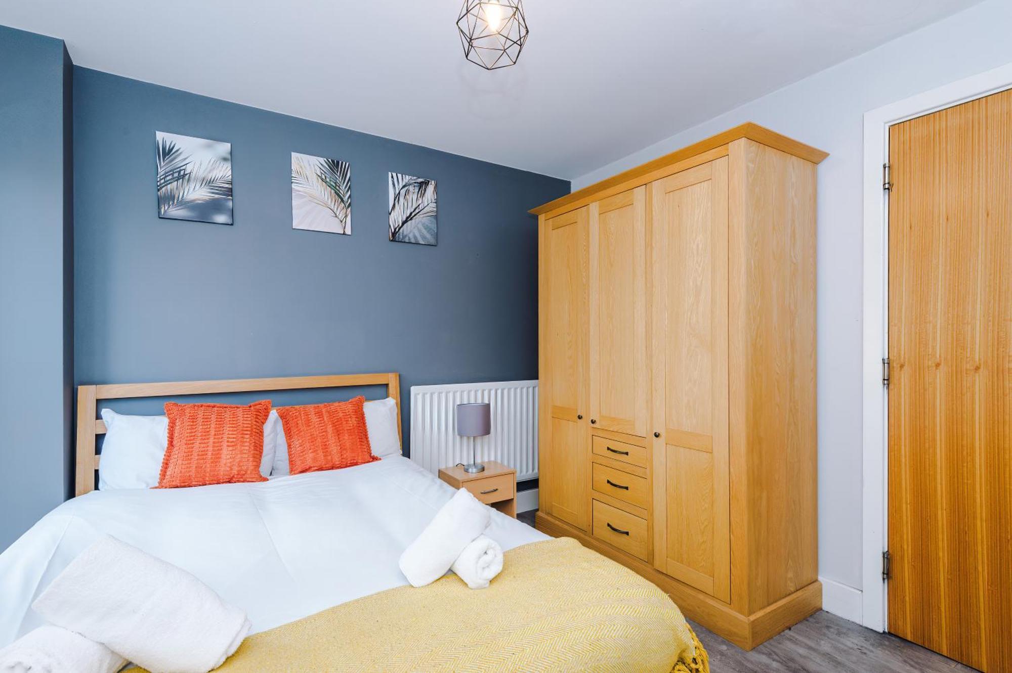 Modern 2 Bed In Centre, Perfect For Business & Long With Free Parking * Birmingham
