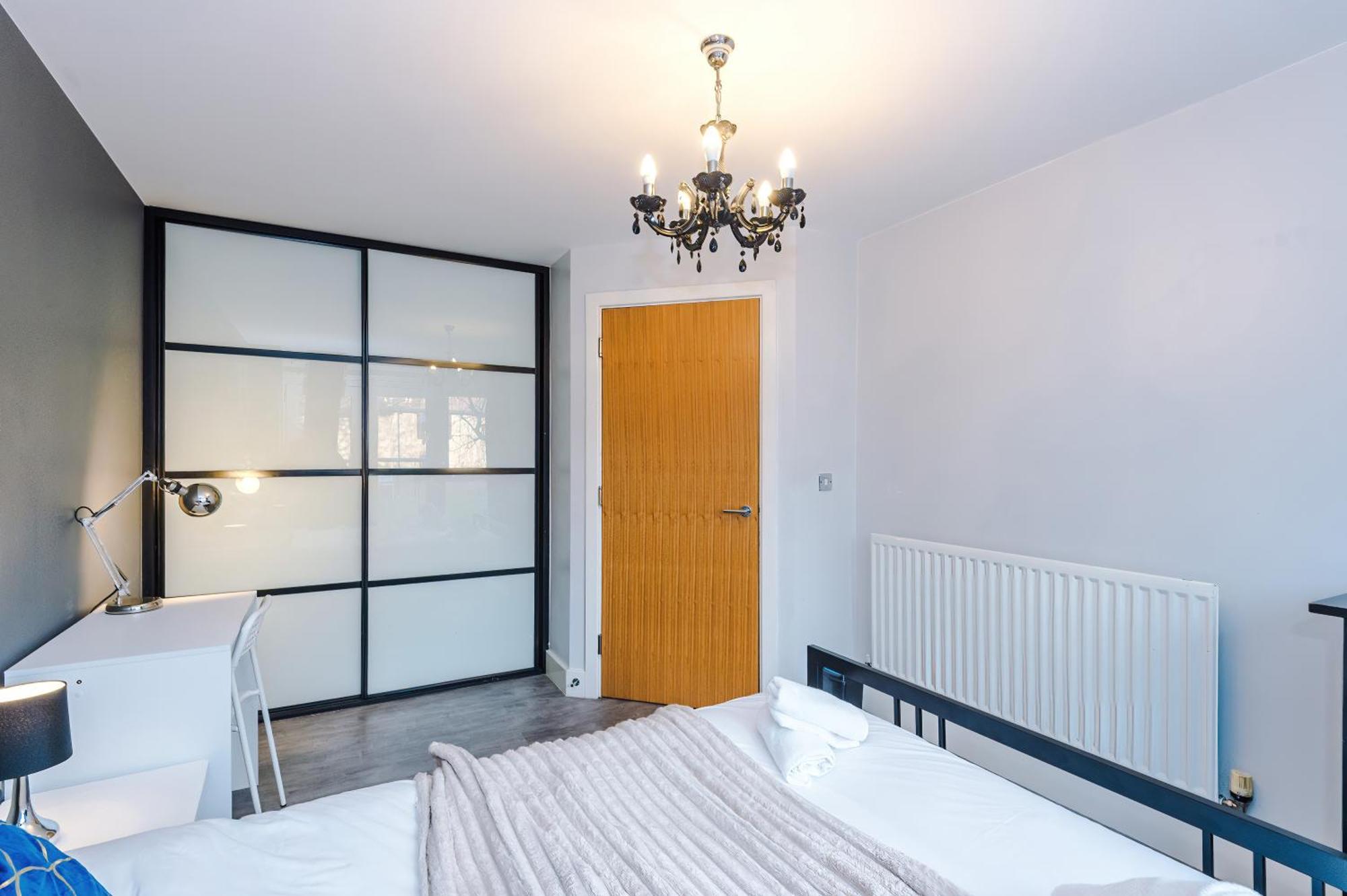 Apartment Modern 2 Bed In Centre, Perfect For Business & Long With Free Parking Birmingham