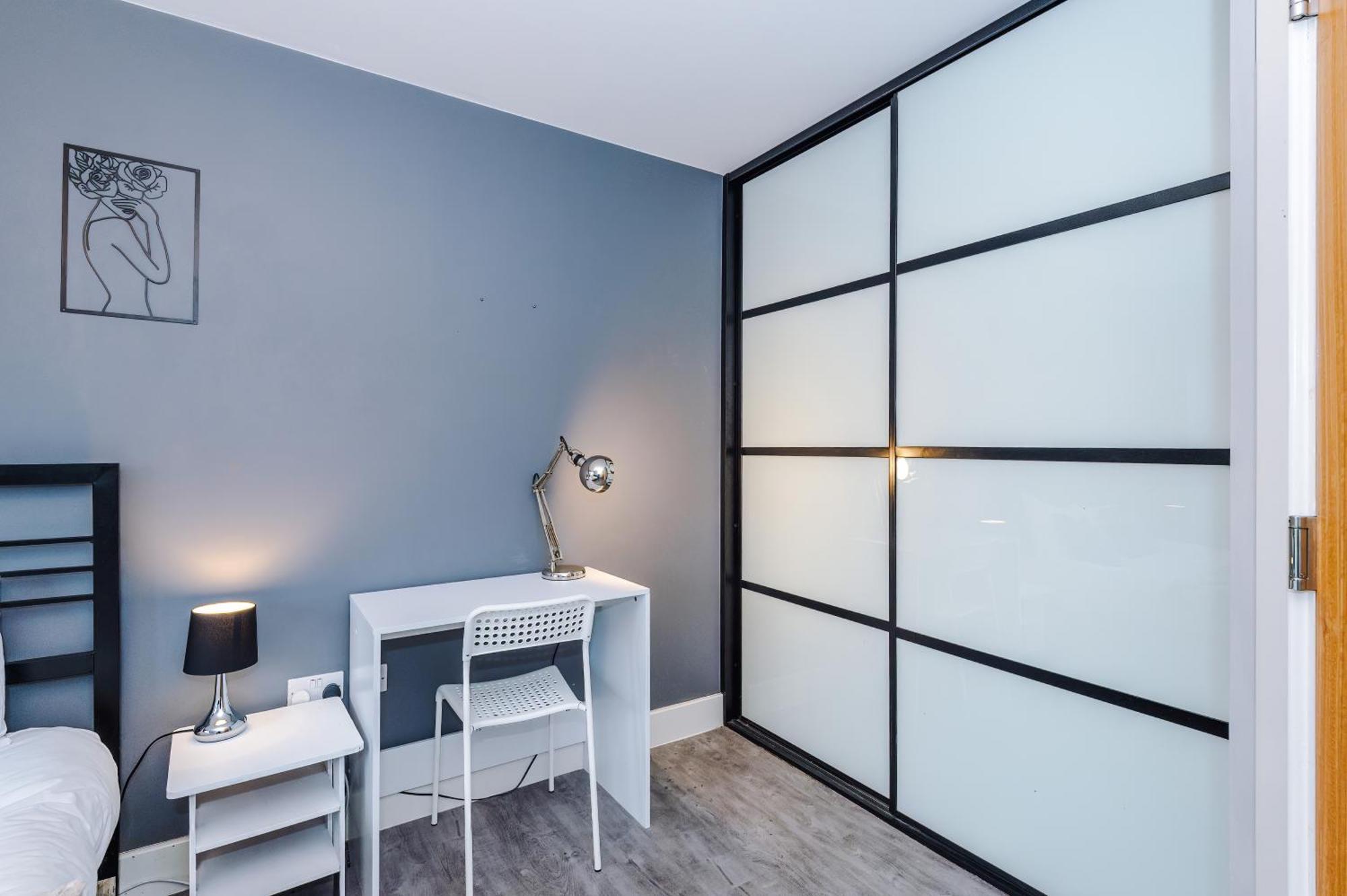Apartment Modern 2 Bed In Centre, Perfect For Business & Long With Free Parking Birmingham